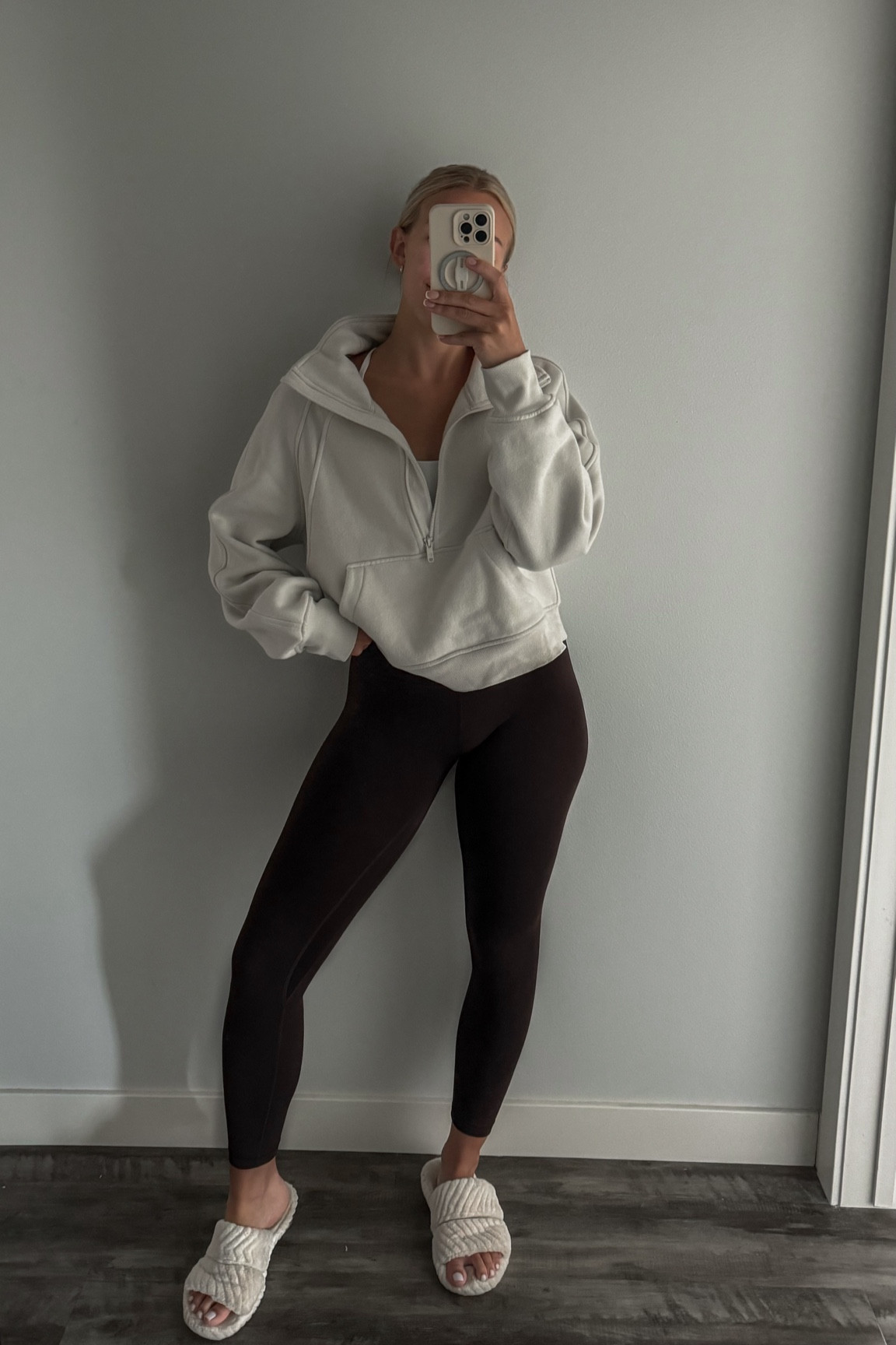 Amazon casual outfit! Wearing a medium in the quarter zip and small in the leggings (both lululemon d upes!) 🤍

#LTKFindsUnder100 #LTKFindsUnder50 #LTKActive