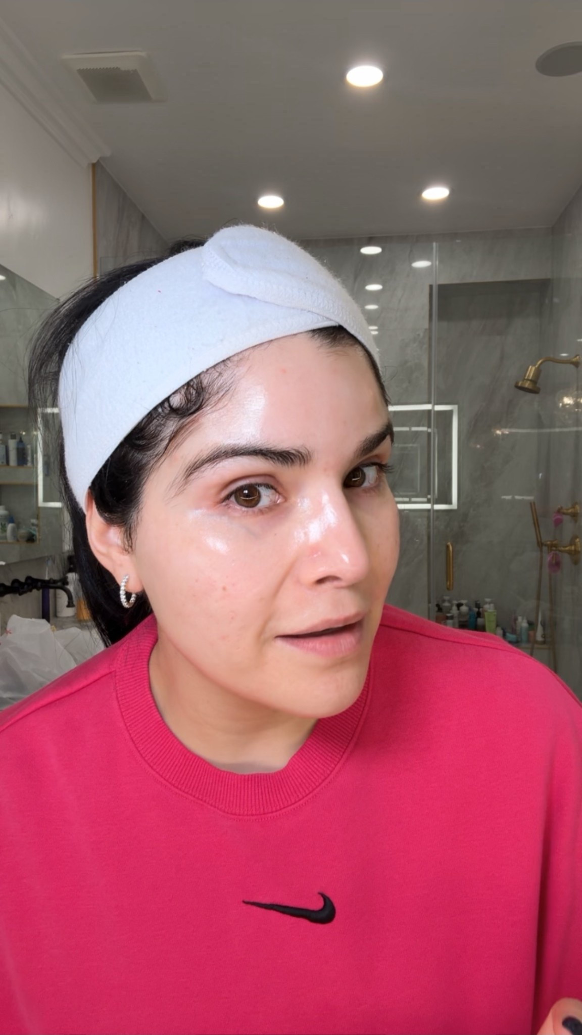 Morning skins are routine
Vitamin c 
L’Oréal
Dokdo toner 
Dermalogica sunscreen


#LTKCyberWeek #LTKGiftGuide #LTKHoliday