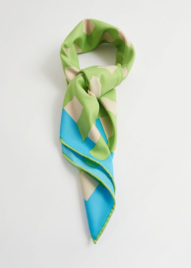 DESIGNED IN LOS ANGELES
      Brush Strokes Square Scarf
      
         
			€ 35 
	

		

    ... | & Other Stories (EU + UK)