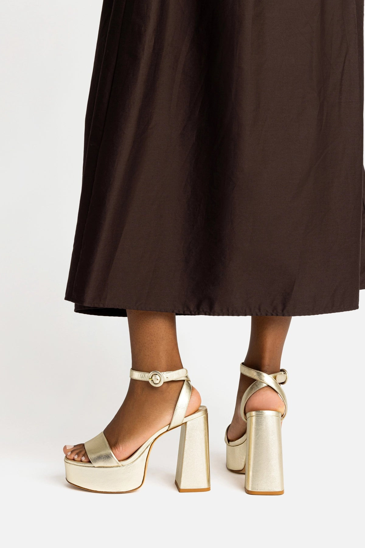 Dolly Sandal In Gold Metallic Leather | Larroude