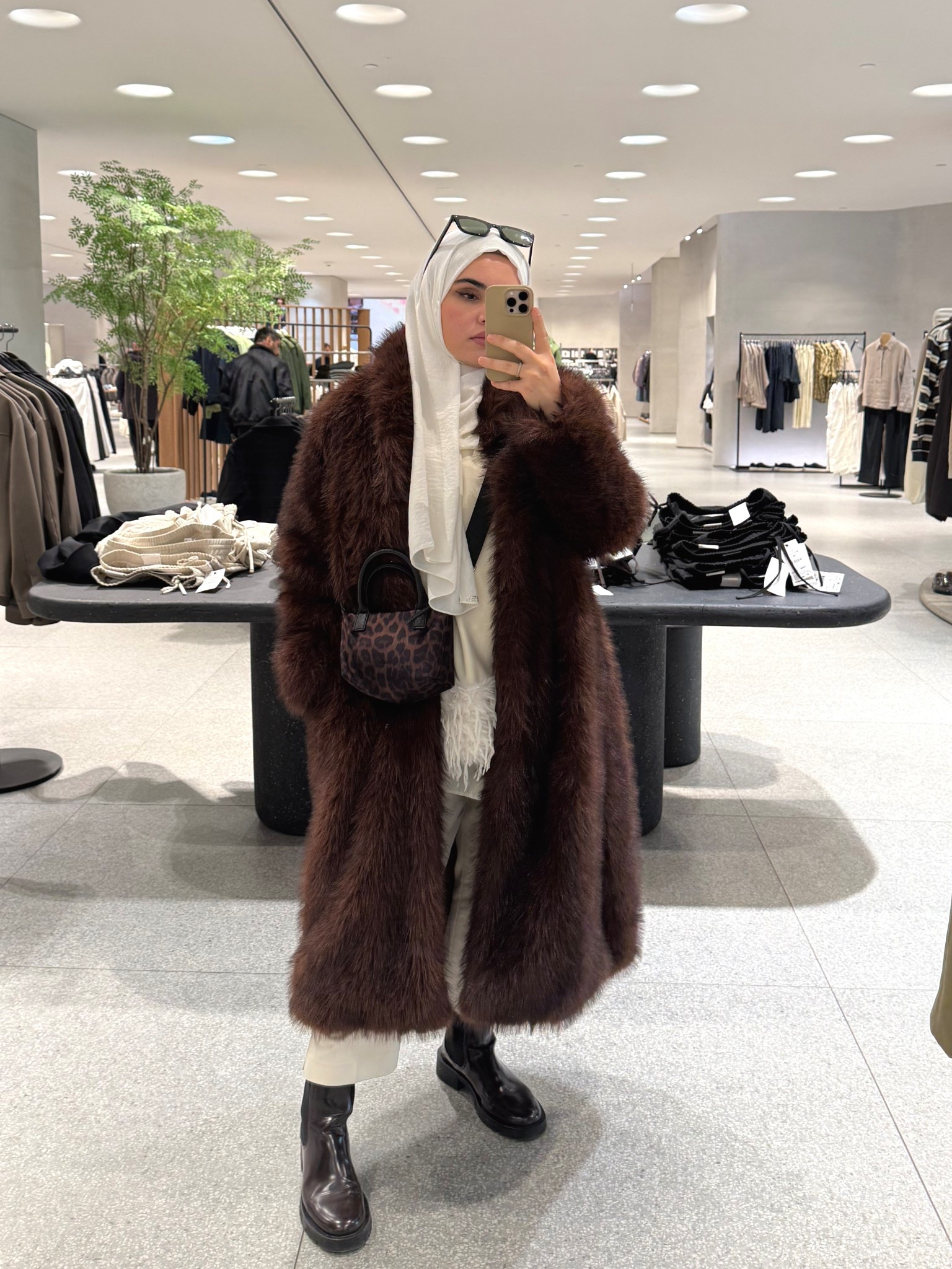 Teddybär Mom 🙂‍↔️🤎