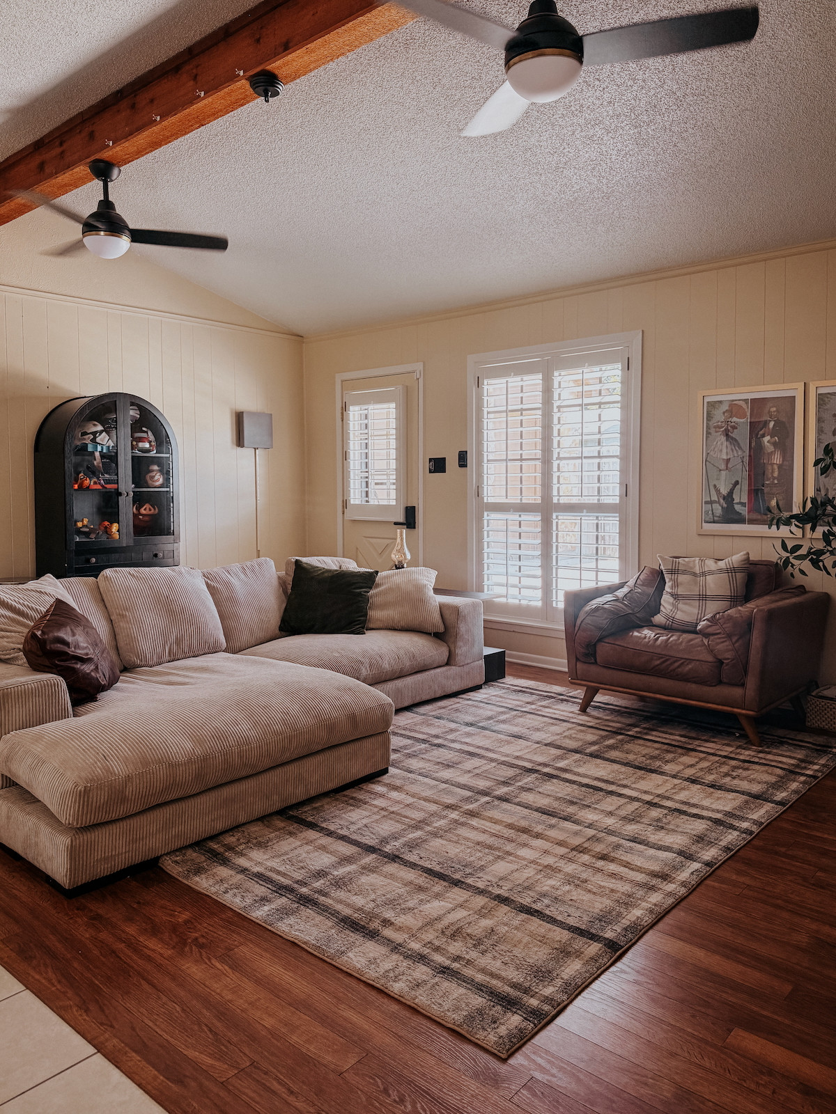 2026 HOUSE TOUR | MOVIE ROOM

A few favorites from our cozy little movie room.  

 #LTKHome
