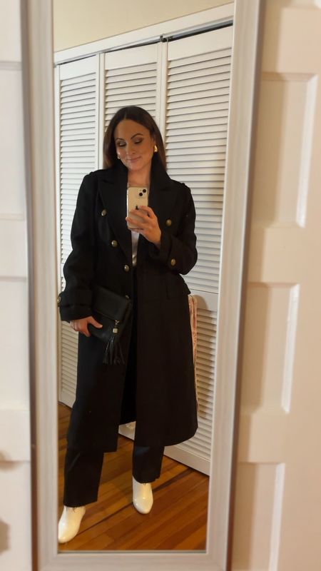 Black coat 


#LTKSeasonal #LTKstyletip