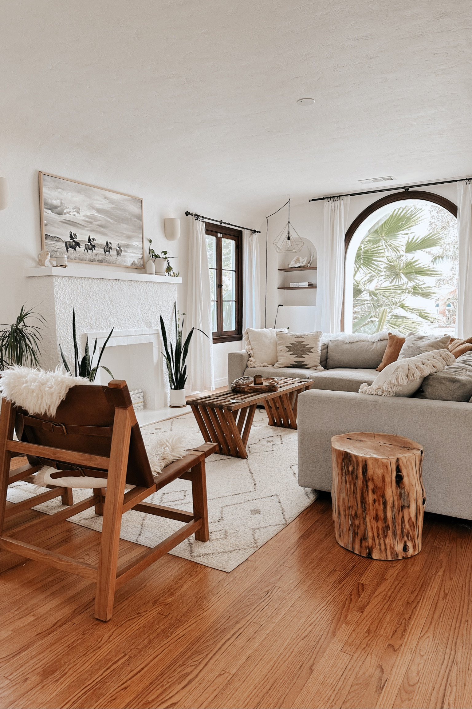 Re-create The Blanco Bungalow California Living Room 🌵 
#blancobungalow 
#livingroom #livingroomdecor #livingroomdesign #neutralinterior #whiteinteriors #californiastyle 

#LTKhome #LTKeurope #LTKstyletip