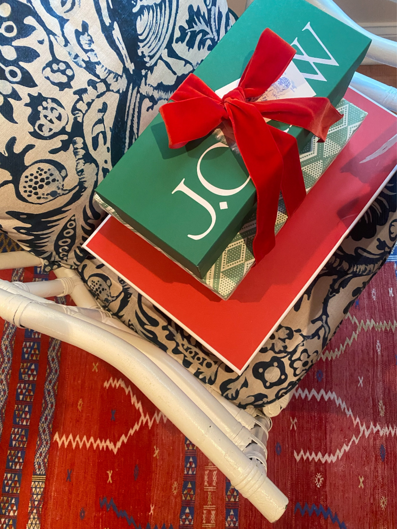 @jcrew is our one-stop-shop for finding the perfect holiday gifts for everyone on our list! 🎁 #ad #injcrew