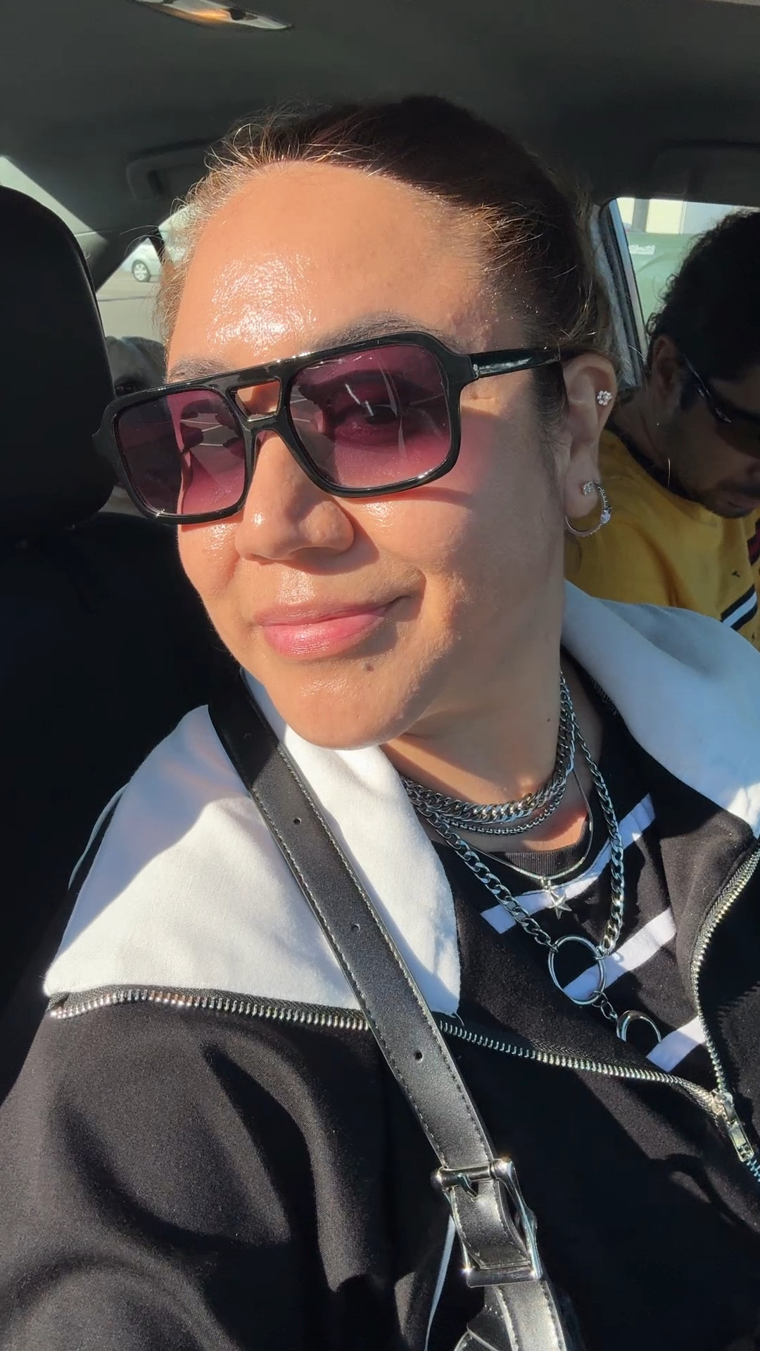 My skin looks likes like I have full make up but its bb cream with SPF 

SPF 50 TINTED MINERAL DROPS
FLEX-PERFECTING® SUNSCREEN with
Niacinamide + Green Tea

#gifted

#LTKOver40 #LTKActive #LTKBeauty