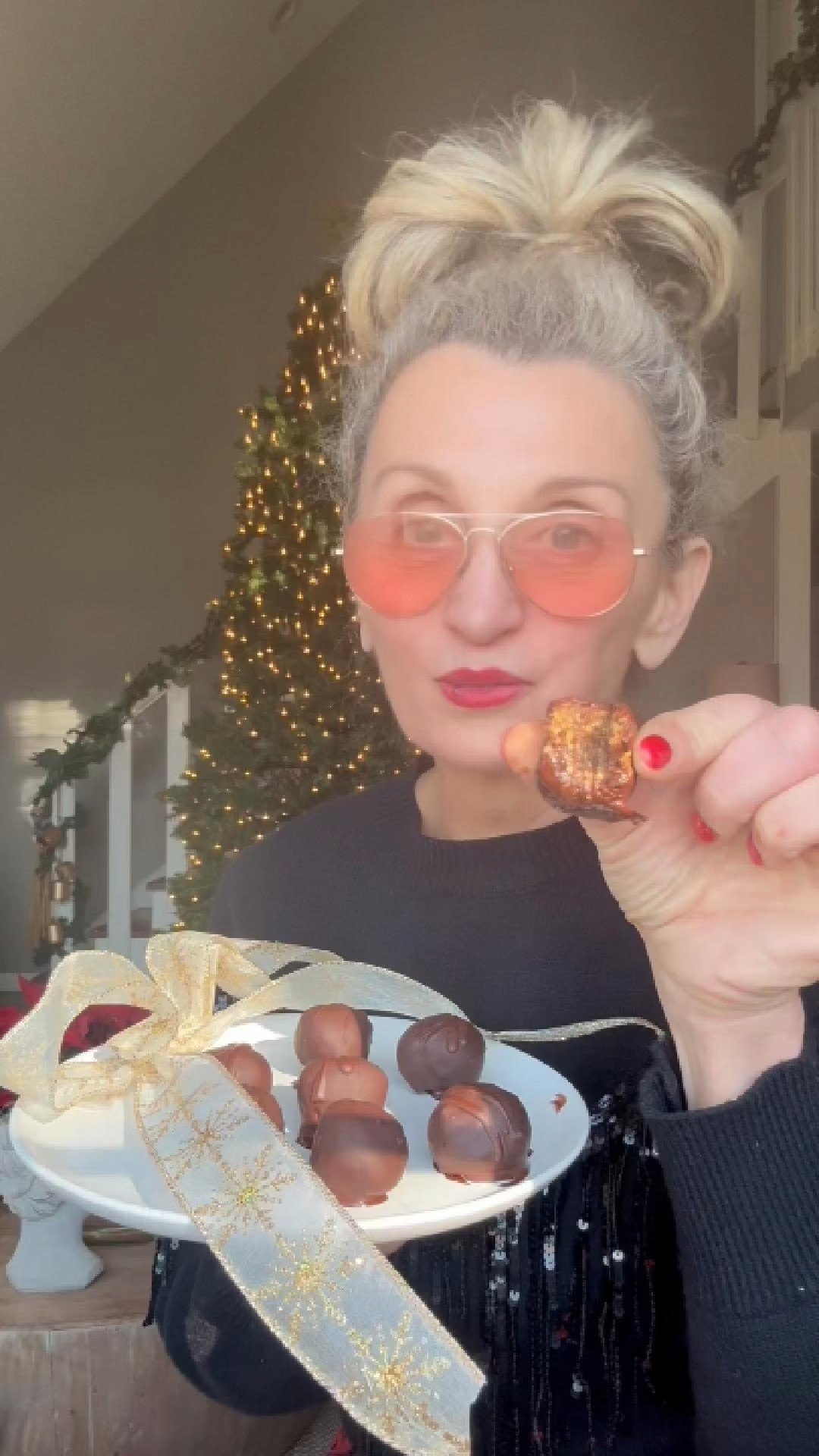 Meet my Gingerbread Joyful Balls… the little holiday treat that actually keeps you full.
Hemp seeds, walnuts, oats cozy flavors with a gut-loving twist.
Tastes like Christmas, feels like magic ✨🎄

Recipes 
1 cup walnuts 
1 cup oats 
1/4 cup hemp seeds
1 cup raisins 
2 cups dates
4-5 teaspoons ground ginger 
1/2 teaspoon nutmeg
2 tablespoons molasses

Directions 
In a food processor add your dry ingredients pulse until flour like now add fest of you ingredients pulse until mixture becomes a ball. 
I like to use a small ice cream scooper and make balls . You can dip them in chocolate they are so good !

#LTKHoliday #LTKdayinmylife #LTKfoodie