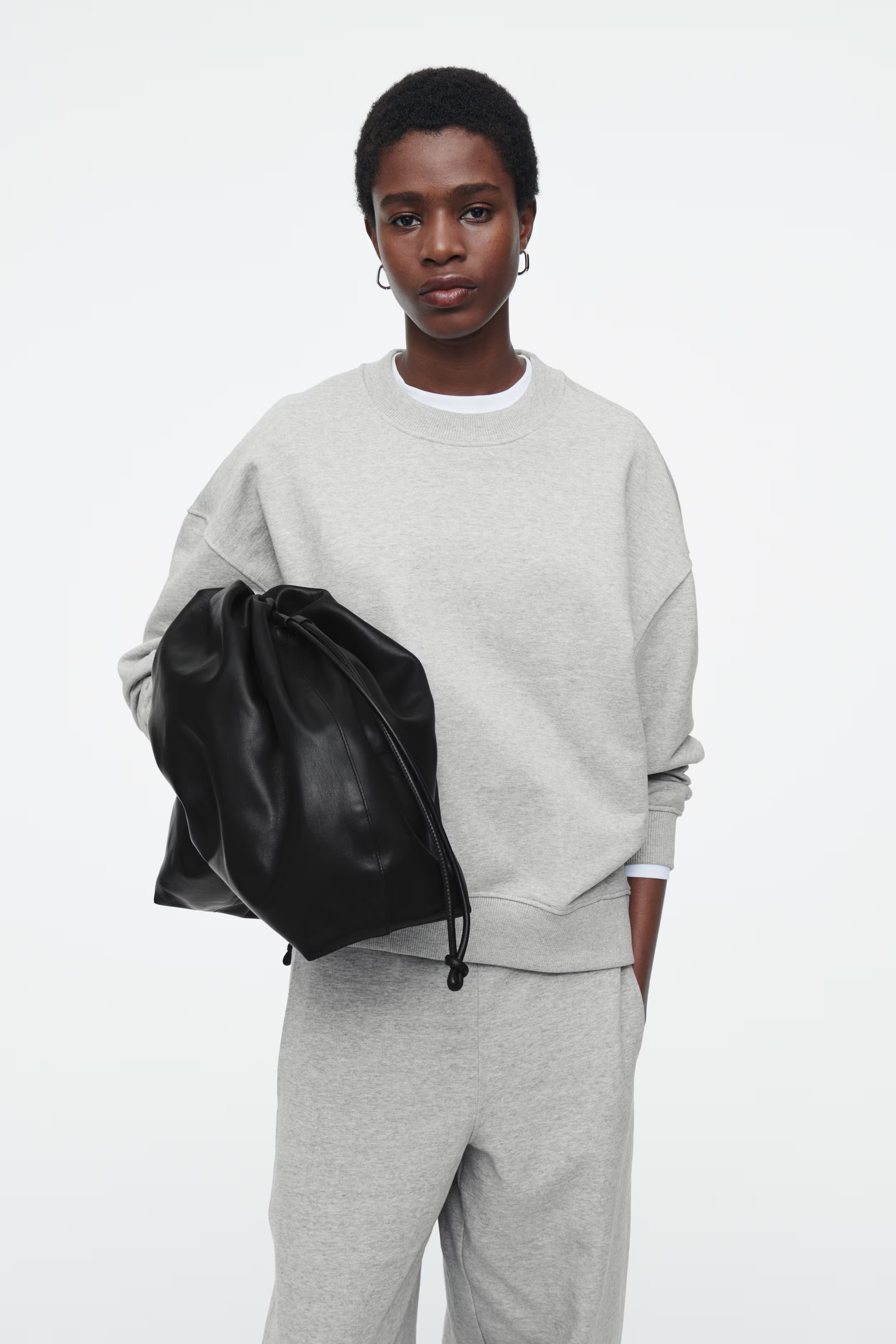 CLASSIC CREW-NECK SWEATSHIRT | H&M (UK, MY, IN, SG, PH, TW, HK)