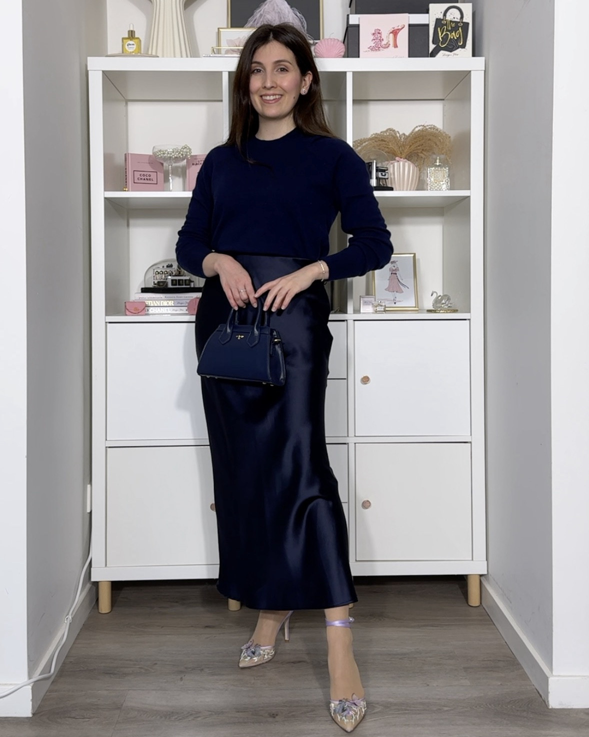 Proof that you can wear your Bella Belle Eve shoes all year round, outfit 2 out of 4! 

For this look I combined the butterfly shoes with a total navy blue outfit. The shoes have light blue and lavender shades so they match perfectly with navy blue! I finished the look with a plum colour coat!

Would you wear it?

#LTKpetite #LTKshoes #LTKwinter