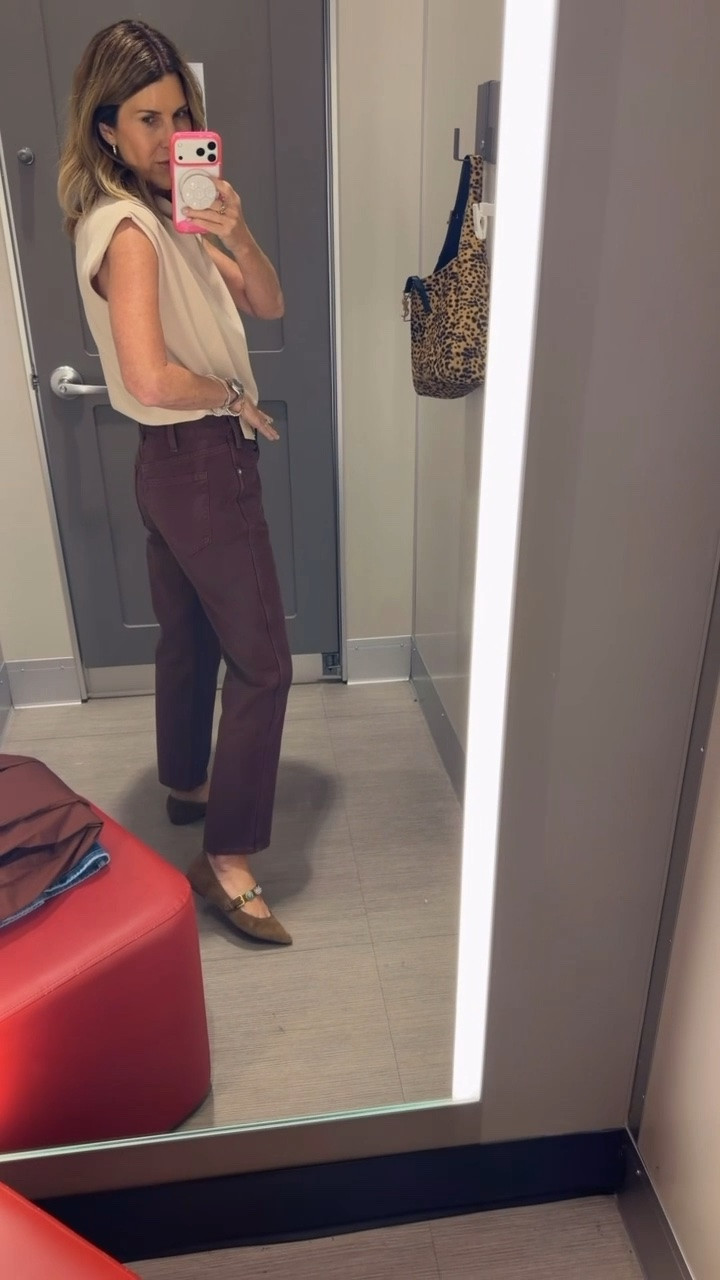 I’m m 5’6 wearing a size 4 in burgundy mid-rise boyfriend jeans

#LTKOver40