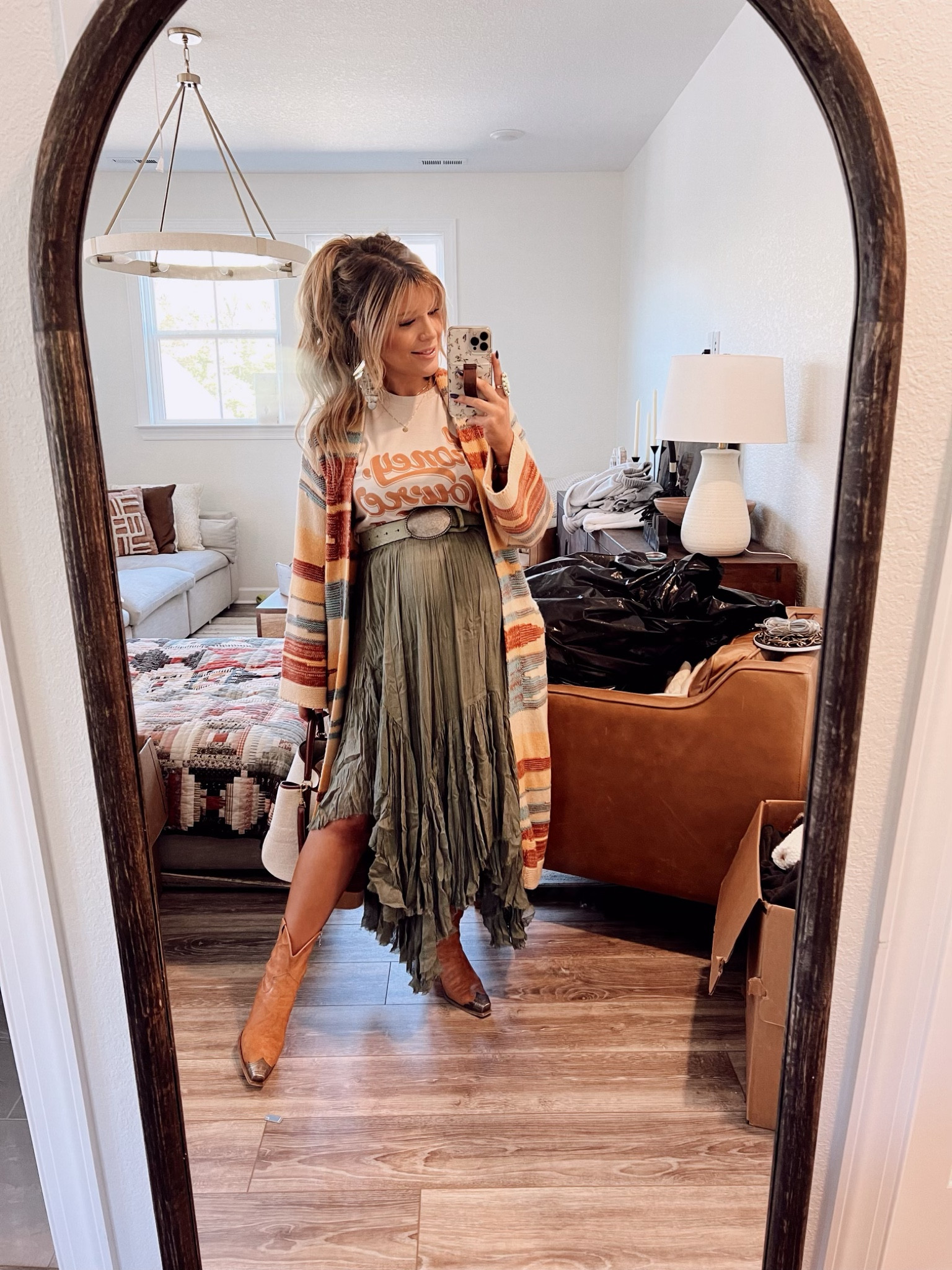 Today’s Look
Red Jumpsuit- Cents of Style 
Tee- Mountain Moverz
Cardigan- old from a boutique in Nashville 
Skirt, Belt & Shoes- Free People 
Earrings- old from Anthro 
Gloss- old from HSN the brand is Skinn Cosmetics 


#LTKstyletip #LTKbump #LTKshoecrush