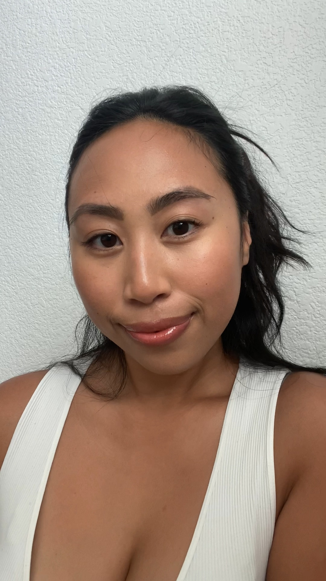 Something light ✨💄

#LTKbeauty #LTKFind #LTKstyletip