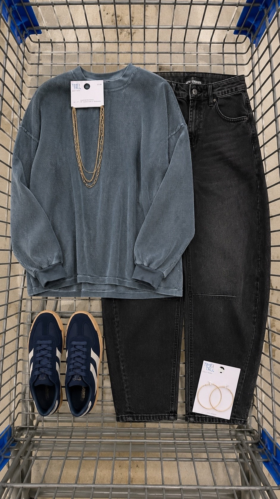 This whole look is such an easy everyday Walmart find — oversized corded sweatshirt, black denim, sneakers + simple gold jewelry. Casual, comfortable, but still pulled together for fall.

#WalmartFinds #WalmartFashion #FallOutfit #AffordableStyle #WalmartStyle
