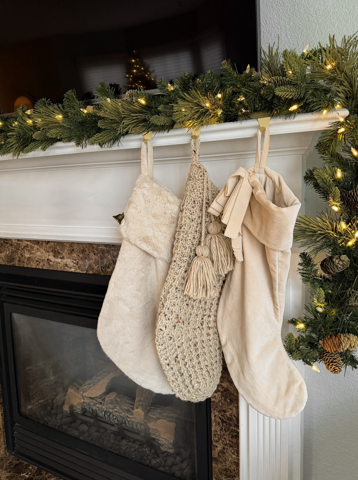 it’s beginning to look a lot like Christmas 🤩🎄 just got this mantle garland from @nationaltreecompany - it’s pre-lit and so pretty! Classy and timeless!

#ltkfamily #ad #NationalTreeCompany #ChristmasDecor #HolidaySeason #HolidayDecor #TisTheSeason

#LTKHoliday #LTKHome #LTKSeasonal