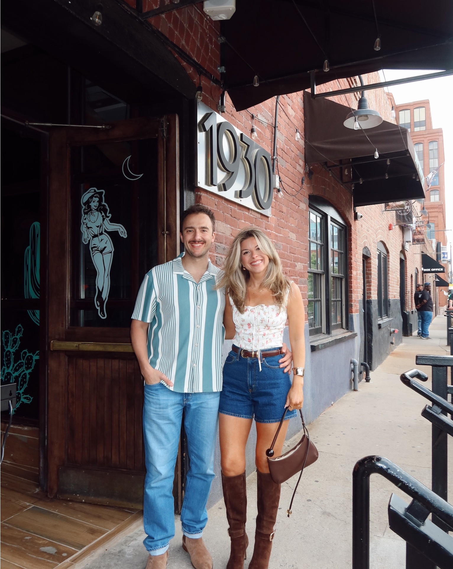 White floral corset top with denim dad short boots and accessories date night outfit summer casual look

Wearing small/26

Abercrombie code: WKNDREADY
Dibs code: Emerson [unbothered bronzel

#LTKStyleTip #LTKParties #LTKSeasonal