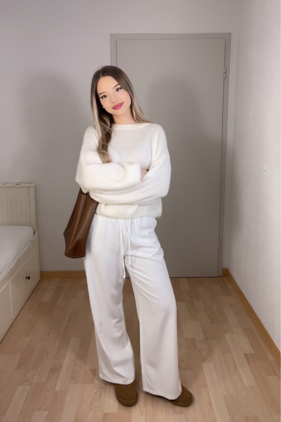 Comfy Outfit stradivarius linen pants and ugg dupes