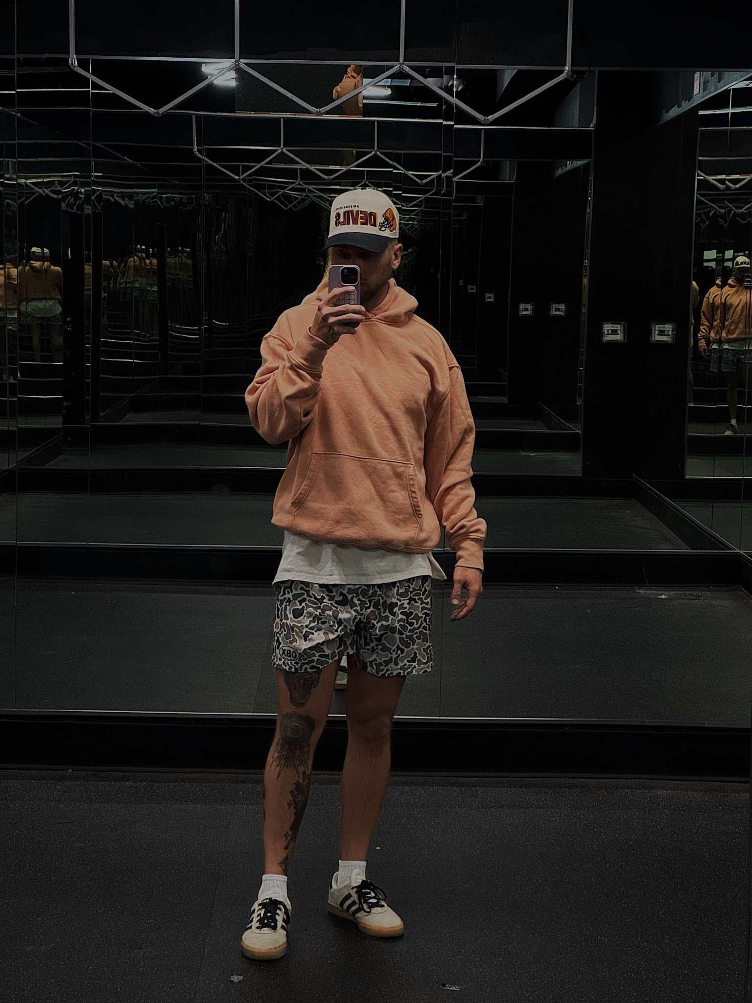 Neutral tones. Easy layers. Confidence in simplicity. #everymanshouldmasterthis #streetstyle #ltkmen #minimalstyle


#LTKActive #LTKSeasonal #LTKMens