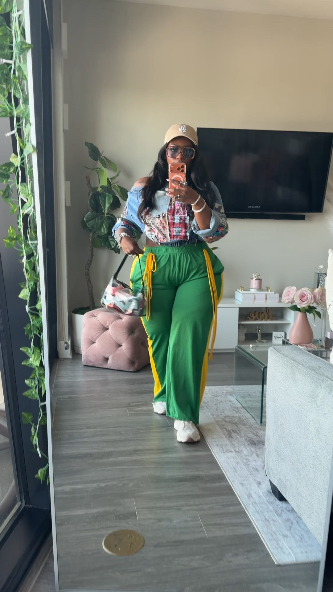 Super super chic and cute

🧢👜 @amazon
👚👖 @akira
👟 @newblance
🕶️ @12pmstudios

#LTKBeauty #LTKootd #LTKPlusSize