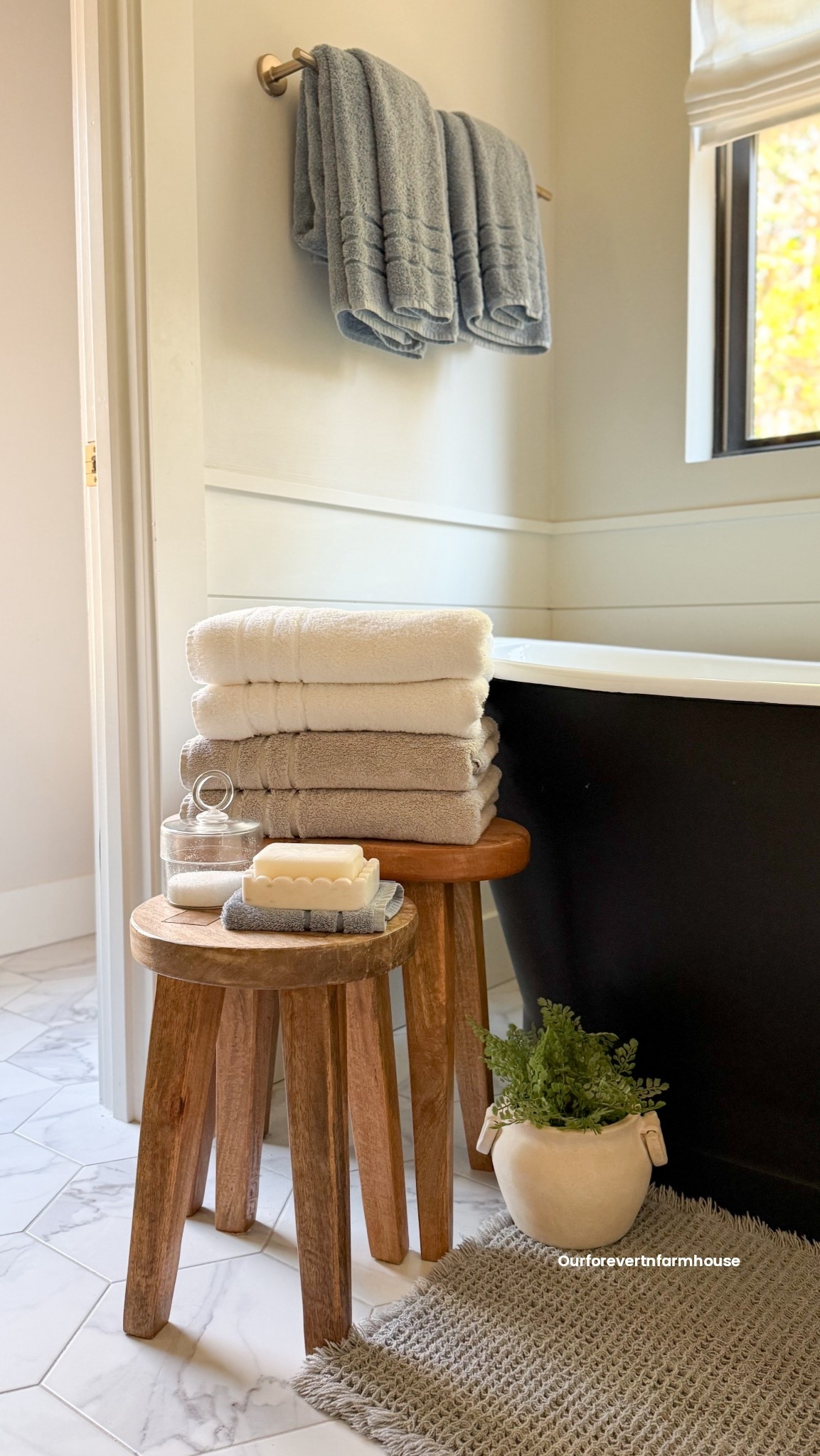 Cariloha Cozy Gift Guide
If you're shopping for gifts that actually feel meaningful this year, these are the soft, comfort-forward pieces everyone loves. Think spa-level robes, plush throws, cloud-soft bedding, and the coziest socks, all the things that make everyday life feel like a little retreat.
I absolutely love this brand. Their resort sheets, bamboo towels, duvets, comforters, and even pillows are all in my home and they truly make it feel like a resort.
Everything is 40% off for Black Friday, and | put together a cozy, curated guide on LTK to make gifting simple and elevated #cozygifts #holidaygifting #cariloha #luxuryhome #comfortathome #resorthome #plushbedding #throwblanket #robelove #wellnessgifts #liveCariloha

#LTKCyberWeek #LTKHoliday #LTKGiftGuide