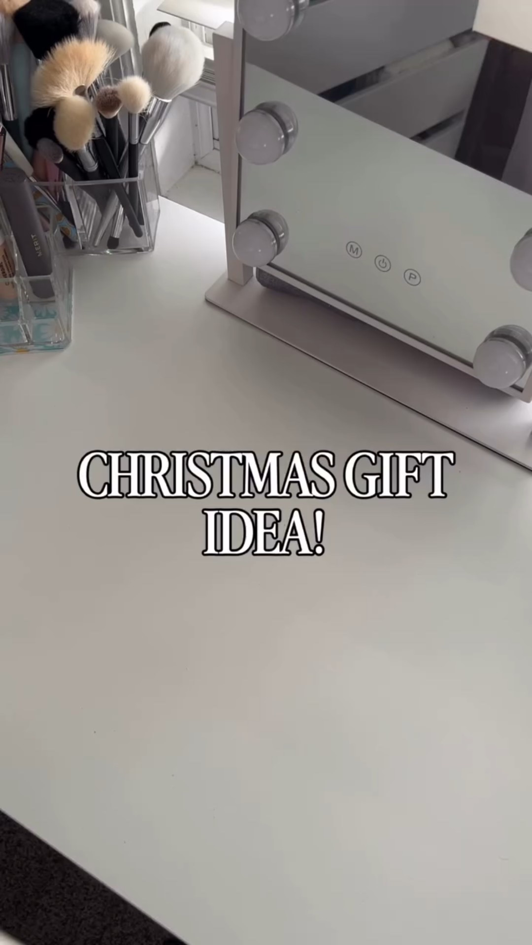 The perfect gift for your chic fashionista friend who has everything - now she’ll have a place to store it! 

My daughter and I both have @lolalet.official jewelry boxes and we love them! (Especially as she now has a bracelet obsession)

These make the perfect gifts! Comment SHOP and I’ll send you a link!

#lolaletorganized #lolalet #lovemylolalet