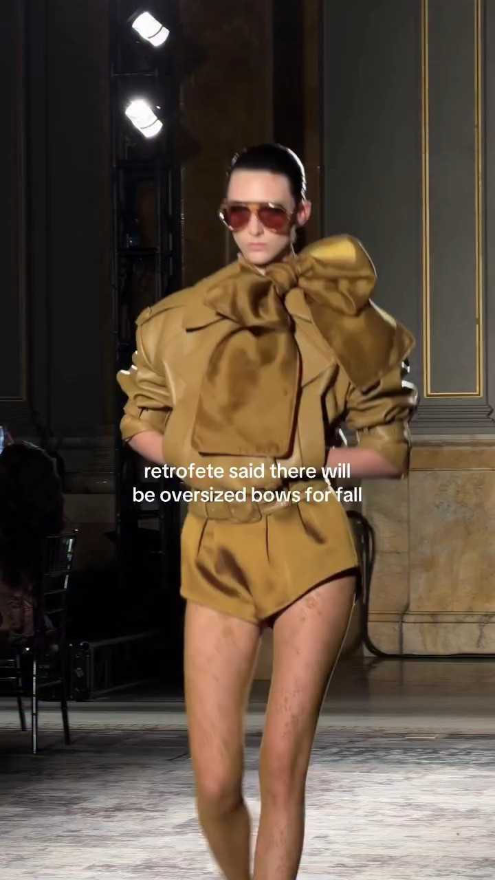 i just screamed !!!!!!!!!!!! links to the collection #fallfashion #runwayfashion @Retrofete

#LTKootd #LTKNYFW #LTKSeasonal