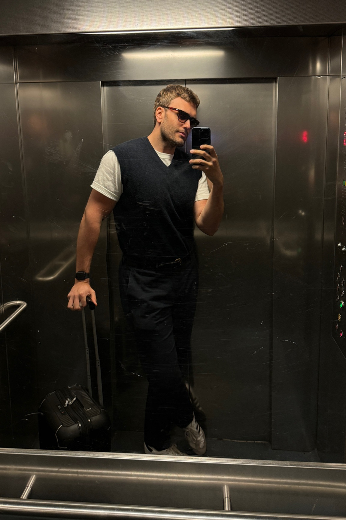 Men’s summer - mid season outfit, easy day to day outfit, date night or even workwear in a relaxed office 

Knitted vest, men’s fashion, men’s outfits, marks and Spencer, M&S, men’s summer outfit, tall men’s outfit, date night, tall style, tall men’s fashion 

#LTKeurope #LTKmens #LTKuk