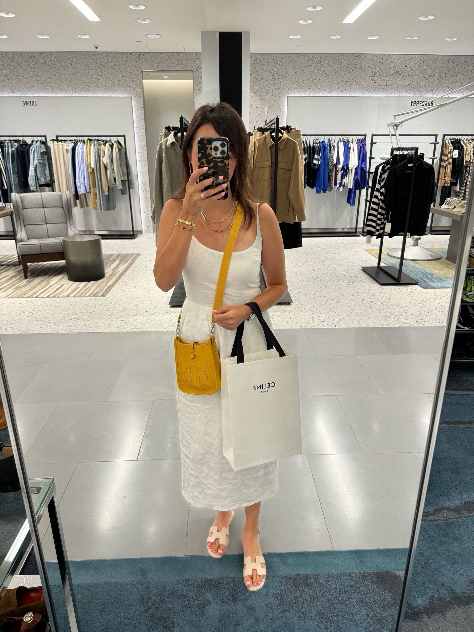 Quince white linen dress in xs with new Kendra Scott jewelry    





#LTKSeasonal #LTKFindsUnder100 #LTKStyleTip