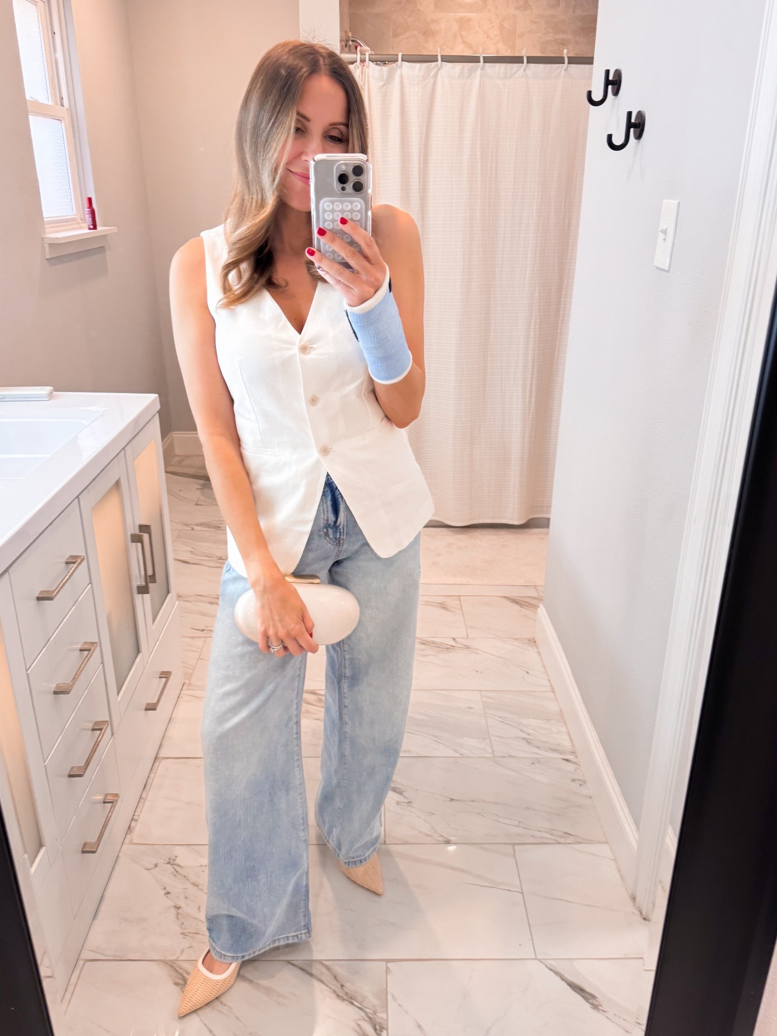 Top - XS
Jeans - 0/TTS



#LTKFindsUnder50 #LTKStyleTip #LTKSeasonal