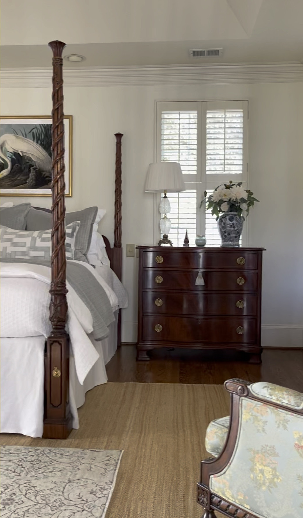 The burning question flooding my DMs: how do I craft the perfect bedding ensemble that screams cozy yet stylish? Picture this: being an artist but instead of paint, your medium is comfort and style. 🎨🛏✨ Start with a coverlet as your canvas - tuck it, let it flow, make it your own. Then build your plush empire with two oversized luxe euro pillows against the headboard for that "I'm living in a cloud" vibe. Add two or three large square euros for depth and texture that whispers "effortlessly chic." And those smaller decorative pillows? That's where you let your personality shine through - whether you're all about bold statements or understated elegance. The grand finale? A fluffy duvet casually draped at the bed's foot because every masterpiece needs a touch of drama. If your ready to turn your bedding into a work of art, I’ve got you covered. See below for what linens are on my bed.
💭🌙



#LTKhome #LTKVideo #LTKstyletip