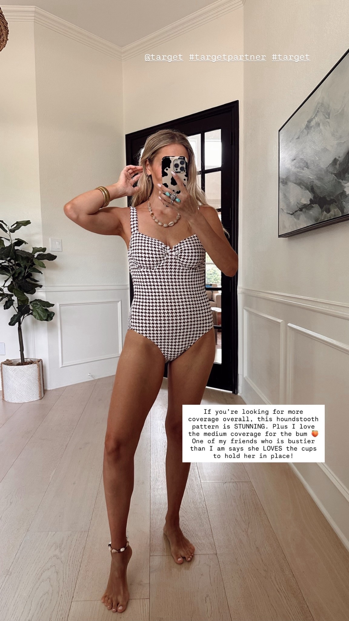 If you’re looking for a swimming suit with overall more coverage, this houndstooth pattern is STUNNING. Plus I love the medium bum coverage 🍑 
My friend who is a little more bustier than I am LOVES the cup for more support. 

Wearing size m / up one size in swim for personal preference 

5’5” | 120 ish lbs 

#Target #TargetPartner @Target 