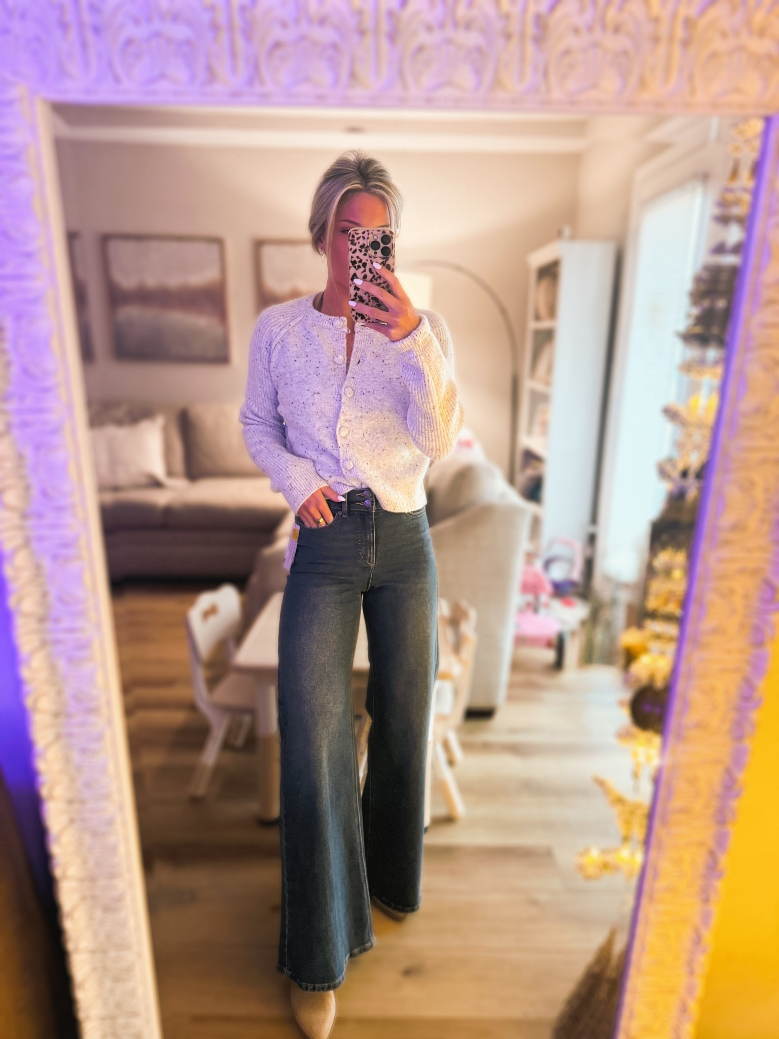 These jeans are SOOO flattering! Wearing a size 2 and they run TTS! 

#LTKFindsUnder50 #LTKSaleAlert #LTKGiftGuide