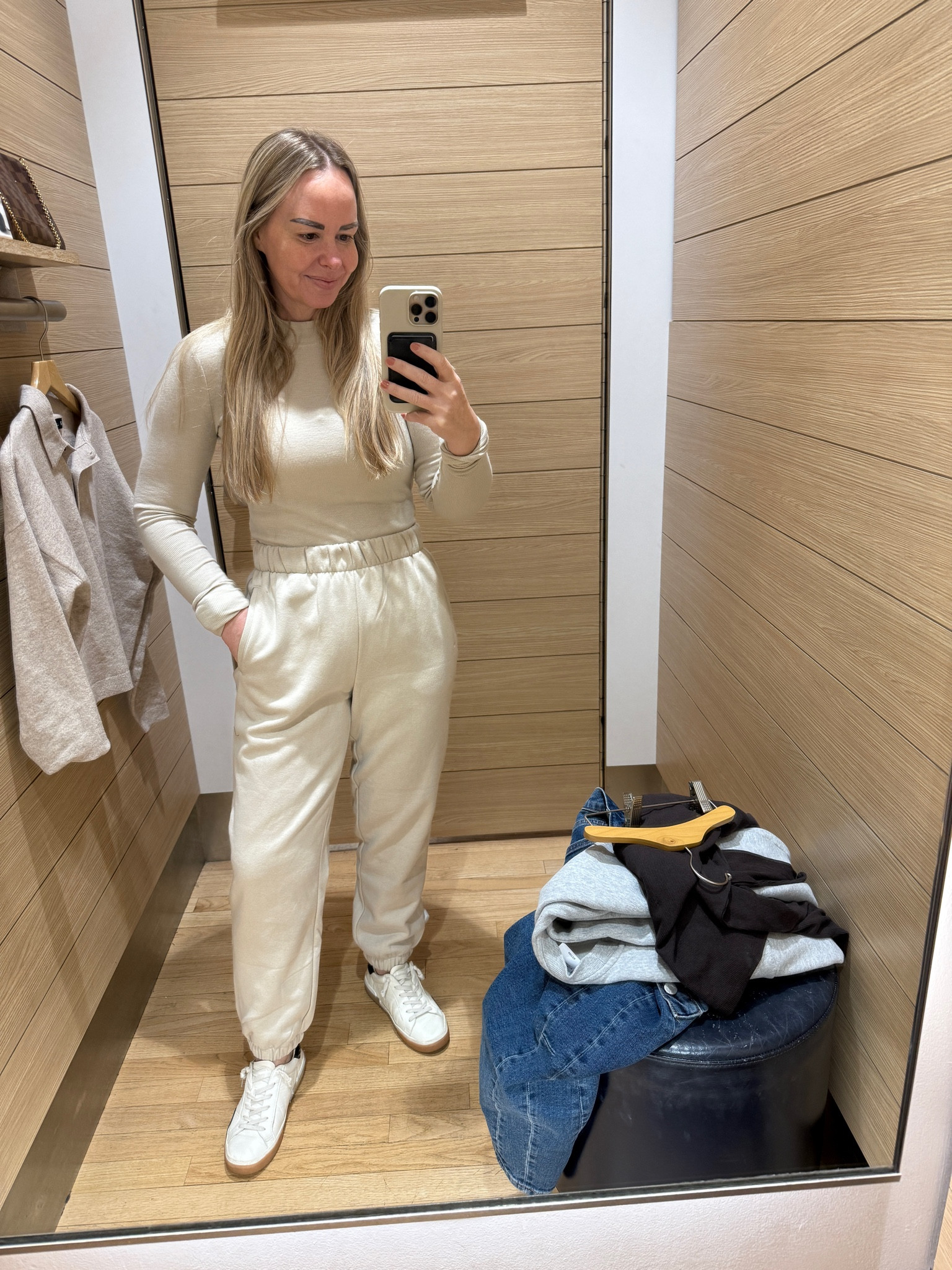 Monochromatic comfy look 40% off!

Wearing small in pants & xs in top. Color is Moonstone Beige.

#LTKSeasonal #LTKStyleTip #LTKActive