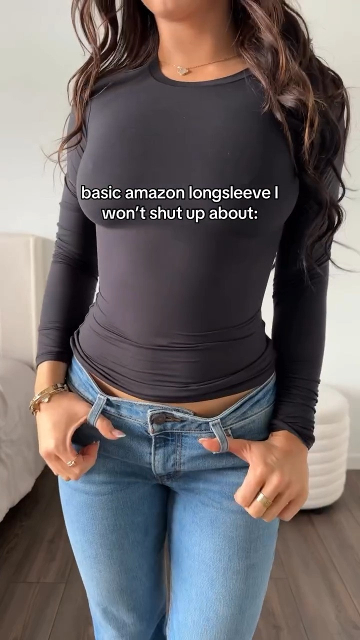 This is the perfect top I honestly can’t stop talking about it or wearing it 

My sizing:
Tops: Size small 
Jeans: Size 26 
Bra size: 32DD
125lbs 
5’3

lmk if you have any questions! 

#amazonfavorites 
#tanktop #cutetops #tops #fashion #cuteclothes #cutetops #goingouttop #amazonshirts #amazontops #goingouttopsamazon @c202.us