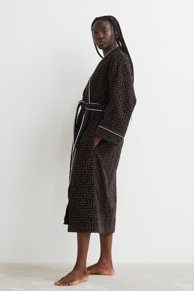 Jacquard-patterned dressing gown | H&M (UK, MY, IN, SG, PH, TW, HK)