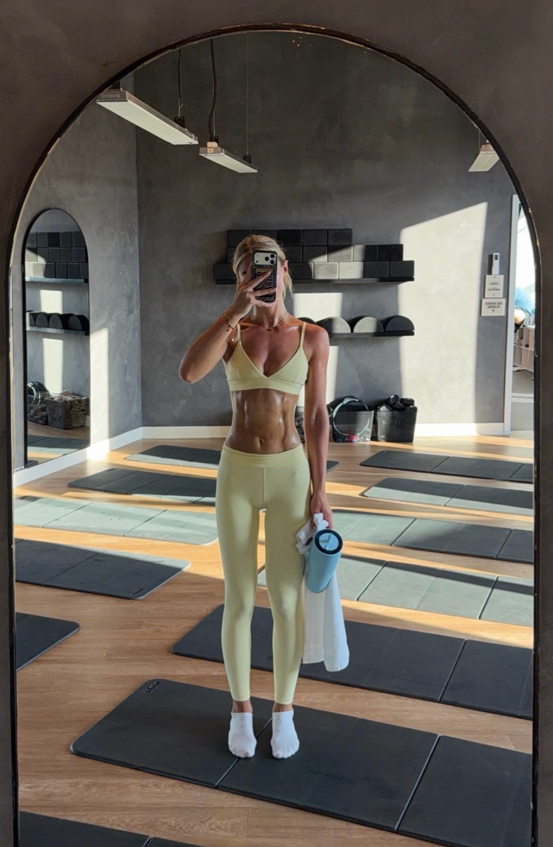 butter yellow workout set of the day ✨ (this was after sweating in a 45 min pilates class…)

#LTKfitnessgoals