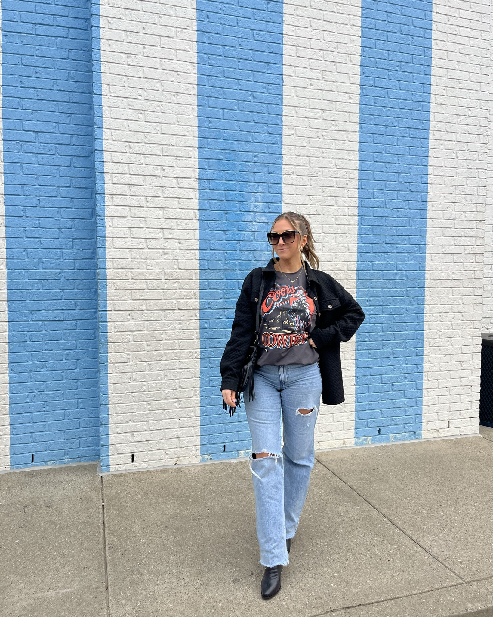 Casual day in Nashville 🛍️

Nashville outfit, graphic tee, country outfit, cowgirl boots, quilted jacket, quilted coat

#LTKShoeCrush #LTKFindsUnder50 #LTKStyleTip