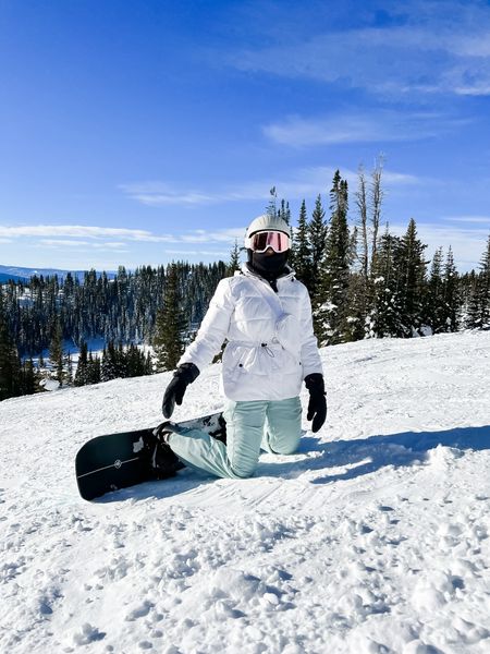 Snowboarding outfit❄️ This is what I wear when I snowboard! 

Ski outfit // ski clothes // ski pants // ski jacket // ski helmet // ski goggles

#LTKSeasonal #LTKtravel #LTKfindsunder100