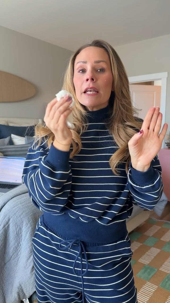 Not sponsored. Just spiritually aligned 🌊

Coastal stripes, linen, beachy energy… it’s giving me and I couldn’t not be dramatic about it.

(Abercrombie, if you’re watching — hi. I’m available.) 🦞✨