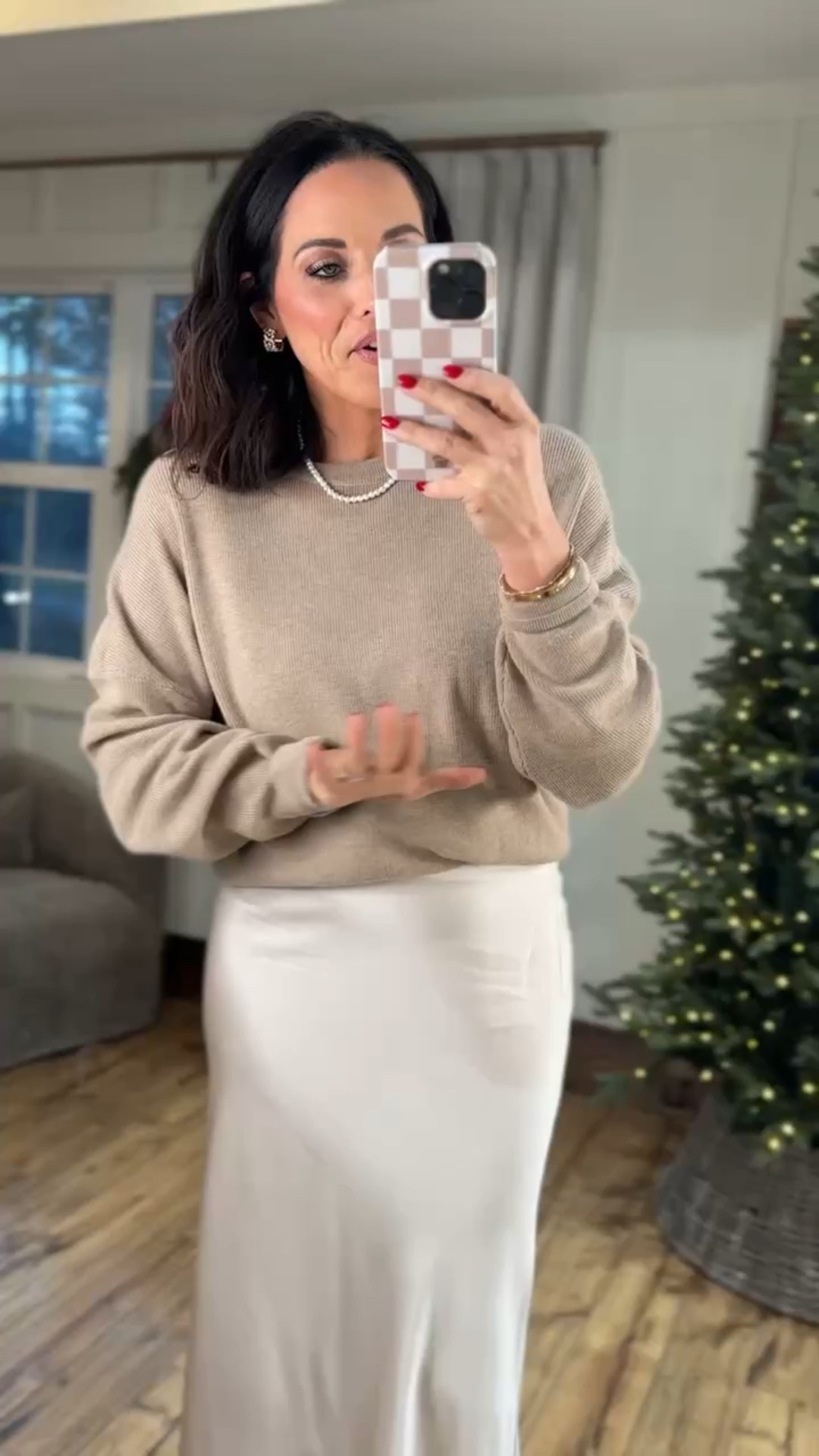 This neutral look from
Amazon is SO good y’all!! It’s chic for the holidays but elevated for year-round wear! Amazon finds Amazon must have fashion neutral fashion capsule wardrobe cozy sweater satin skirt winter fashion inspo

#LTKHoliday #LTKSeasonal #LTKPetite