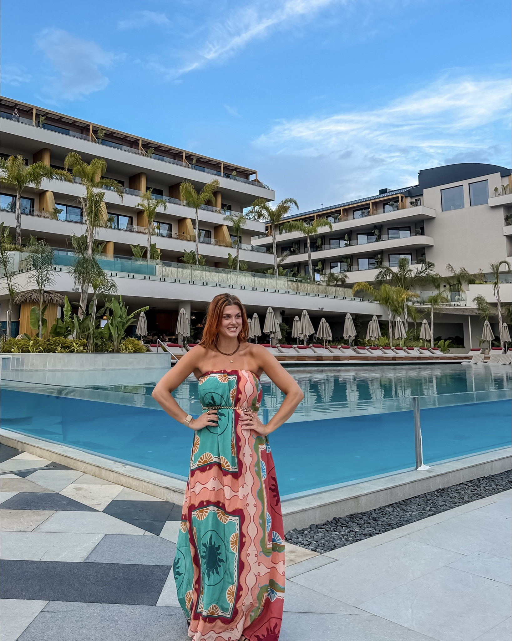 Holiday bandeau maxi dress of dreams from nobody’s child 🌞🐚🧜🏻‍♀️

It’s the perfect summer holiday dress - the coral print is so nice and it’s soooo comfortable either as a dinner dress or thrown over a bikini!