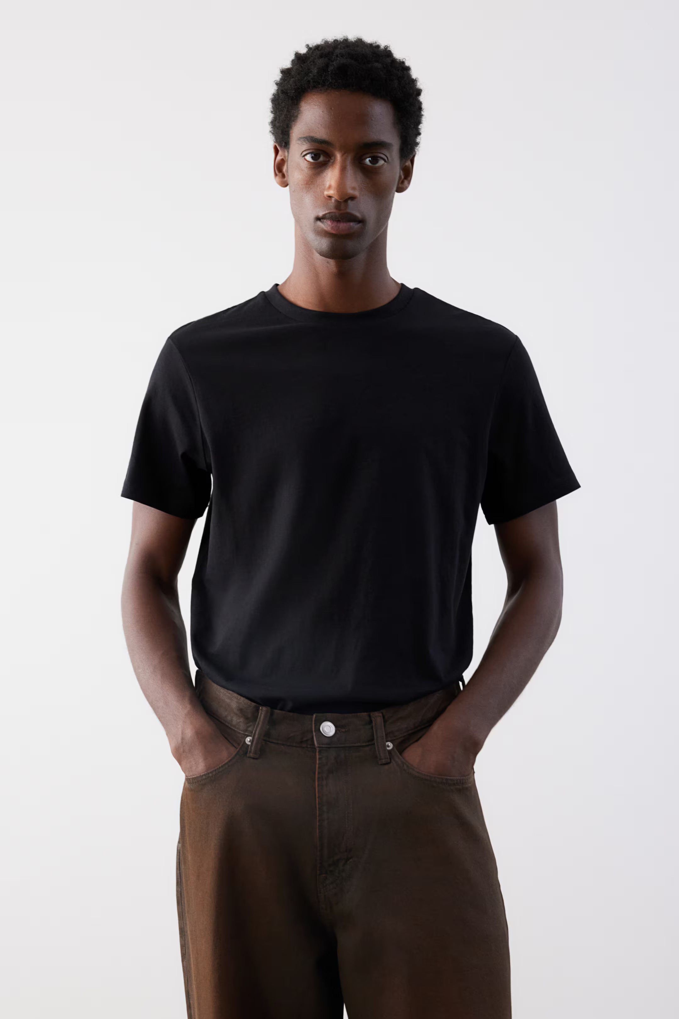 Regular Fit Round-neck T-shirt - Black - Men | H&M GB | H&M (UK, MY, IN, SG, PH, TW, HK)