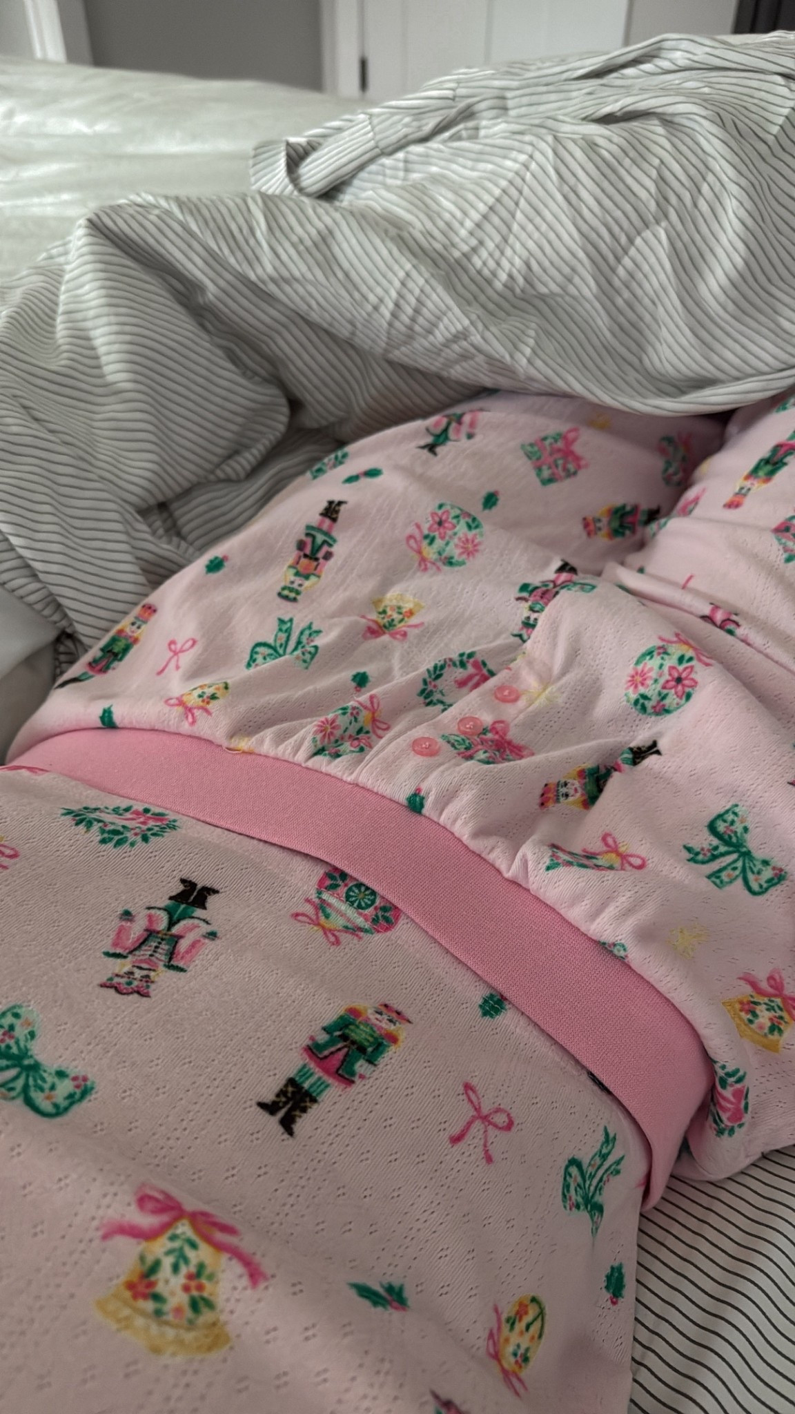 cute Christmas pjs for under $20. wearing a S | 5’2” | size 4 | fits tts

#LTKHoliday #LTKFindsUnder50 #LTKSeasonal