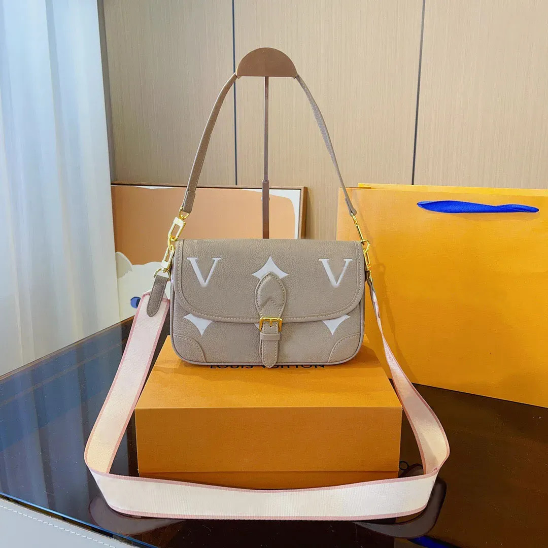 Save Big on Bulk Designer Tote Shoulder Bags Designer Bag Tote Bag Diane Baguette Bag Women'... | DHGate