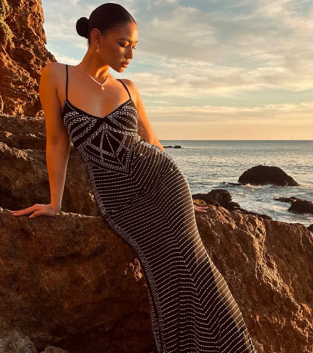 Leni V-Neck Mermaid Rhinestone Formal Dress | Windsor Stores