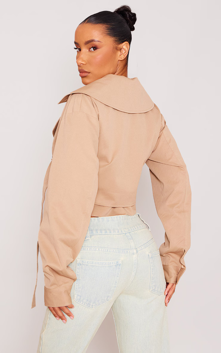 Trench court camel à ceinture | PrettyLittleThing (FR)