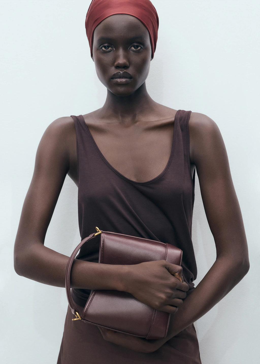 Small bucket bagCurrent price [US$ 59.99 ]US$ 59.99Select a colourBurgundy | Mango (US/MX/AU)