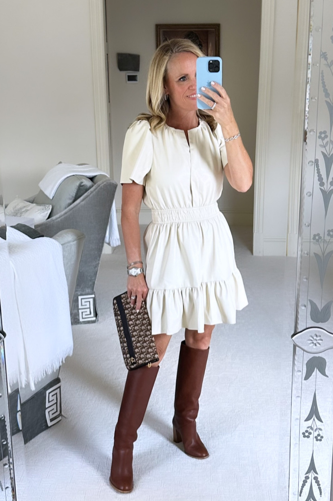 As temperatures fluctuate, transition into Fall by adding brown accessories into your wardrobe.  

Fall transition style inspiration
Sew, leather mini dress from Avara under $100 with brown leather accessories
Gucci handbag
Gold link earrings
Tall brown boots

#LTKstyletip #LTKSeasonal #LTKover40