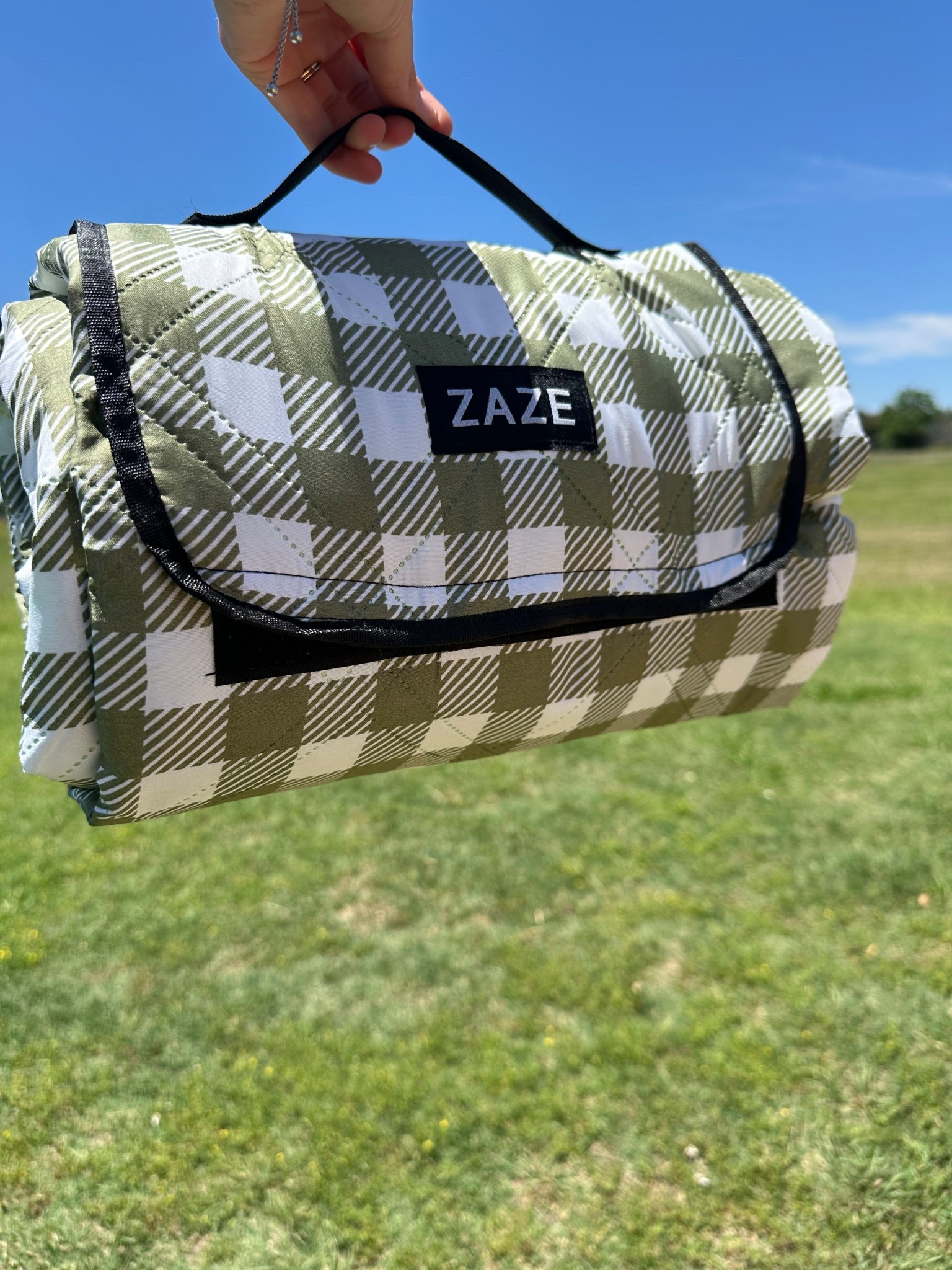 Waterproof picnic blanket from Amazon

#LTKKids #LTKFamily #LTKSeasonal