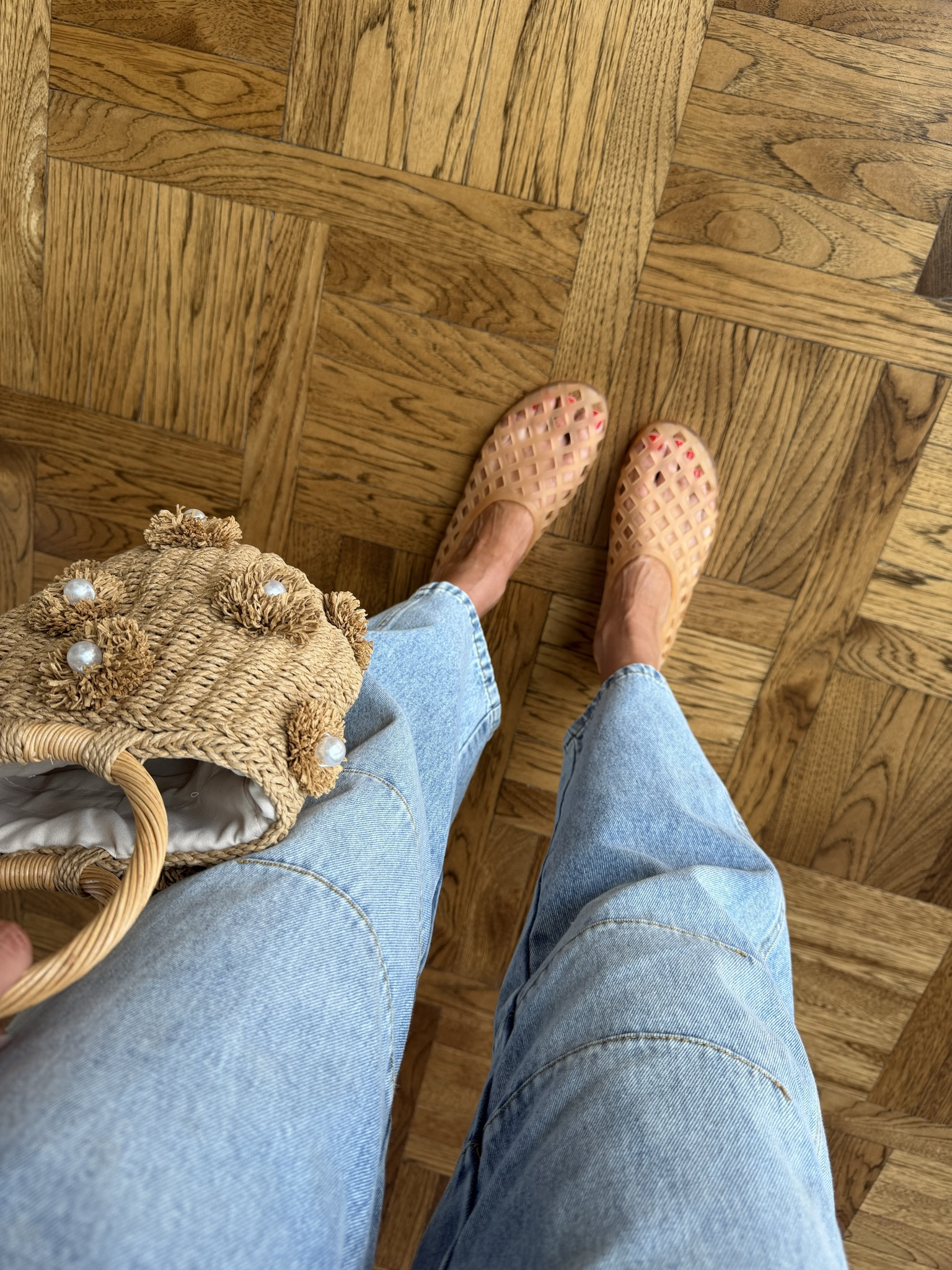 POV: you swore you’d never wear jelly shoes again… and now they’re your go-to 🤭 These Amazon finds are actually comfy and match everything!! 

#LTKootd #LTKmomlife #LTKSeasonal