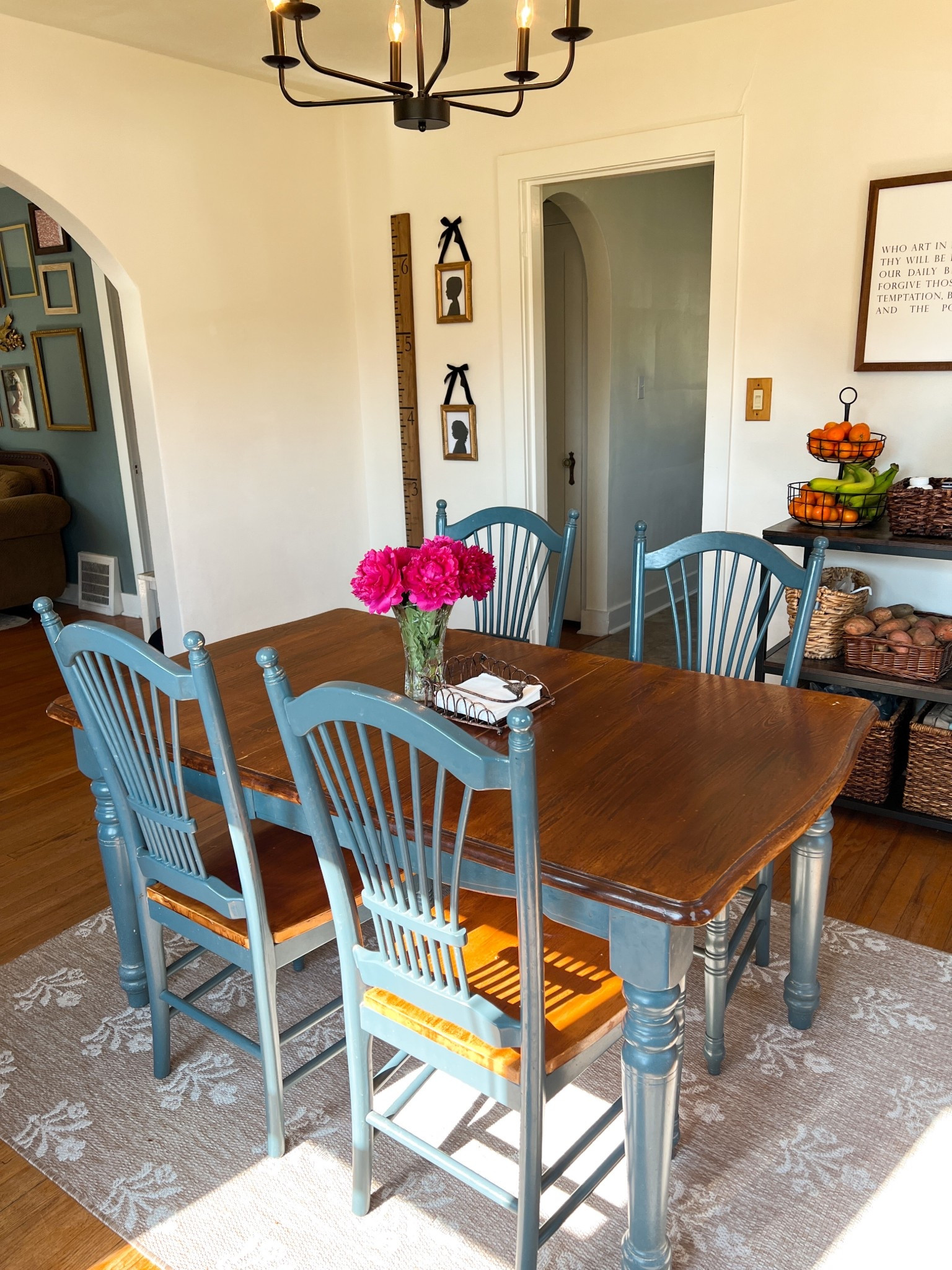 Cottage Dining Room 🌺

#LTKHome #LTKmomlife